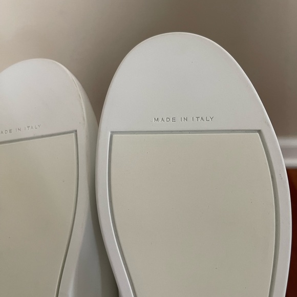 BNIB Rare 2017 Chanel Leather and Rubber Sneakers 38 - Picture 7 of 9